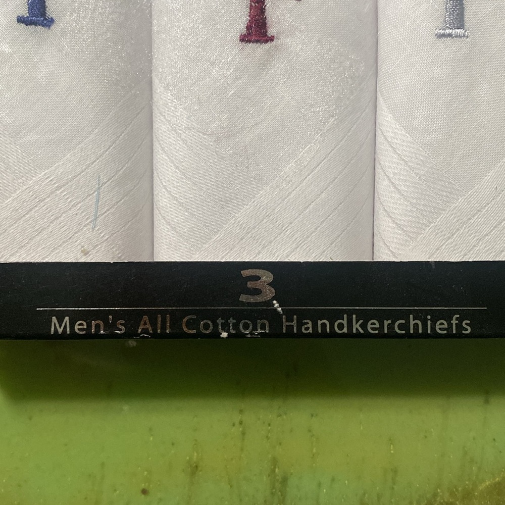 Pierre Cardin Monogrammed F Men's Cotton Handkerchiefs in sealed Package of 3 - Picture 4 of 7